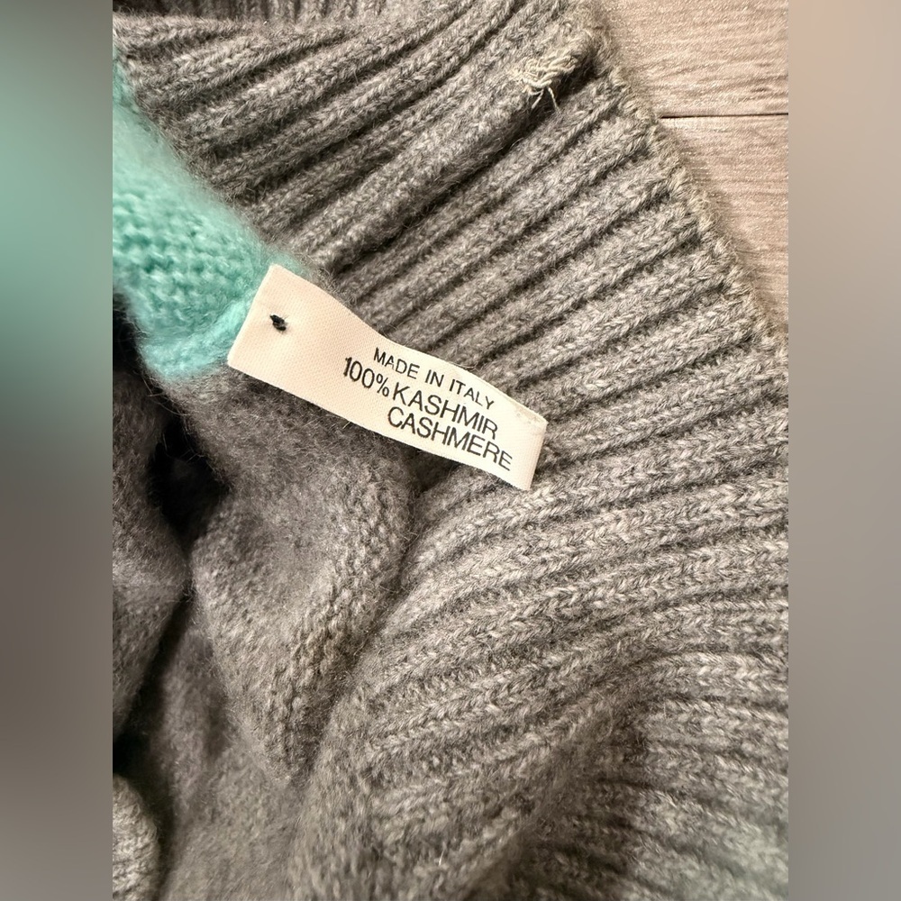 Canali Men's V-Neck Argyle Sweater in Gray and Aqua - Picture 8 of 10